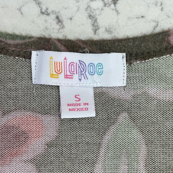 LuLaRoe Sarah Cardigan, Pretty Floral Design, Soft & Flowy, With Pockets - Picture 5 of 5